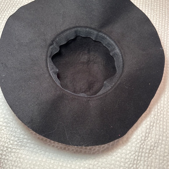 Black Sunhat - Picture 2 of 3